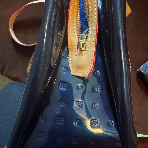 ARCADIA PATENT LEATHER LARGE SATCHEL HANDBAG PURSE - Navy/Tan Trim - Picture 14 of 16